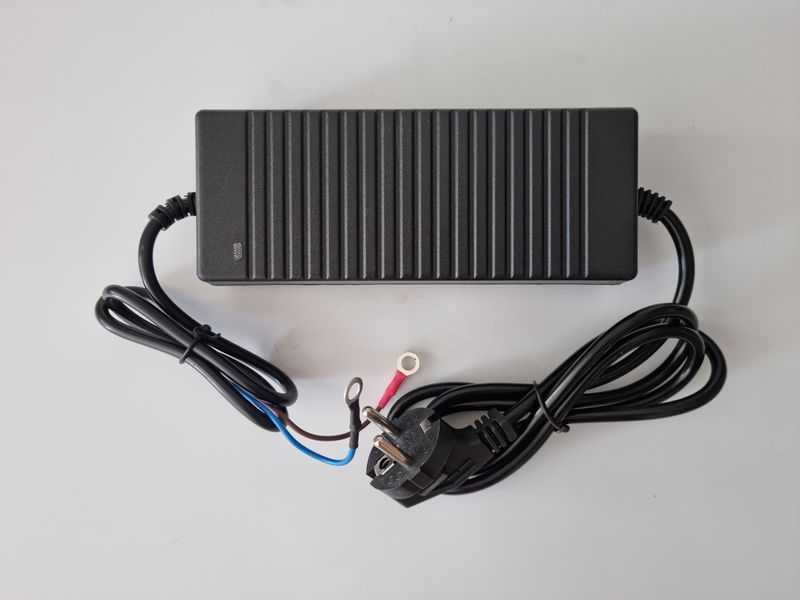 Блок живлення для обігрівача: перехідник 220V на 12V (потужність 15А) 123393 фото
